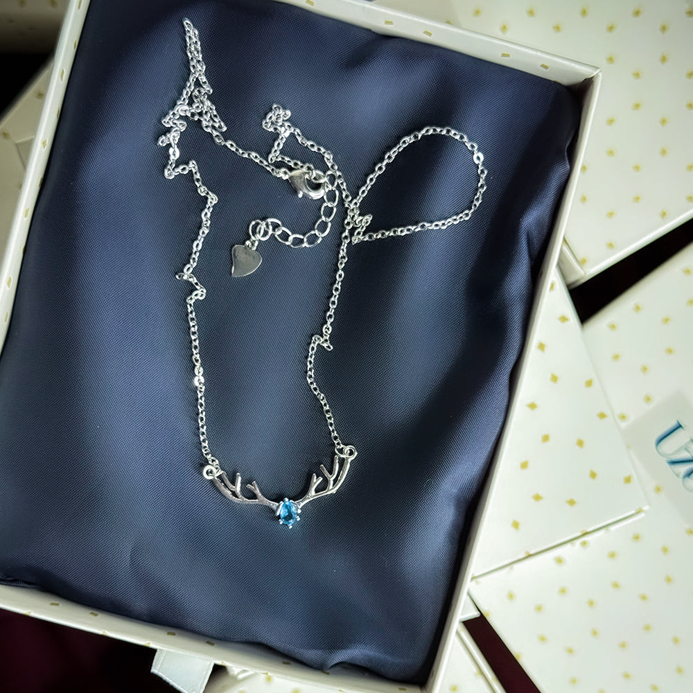 Elka | Deer Pendant Necklace | Uzenia