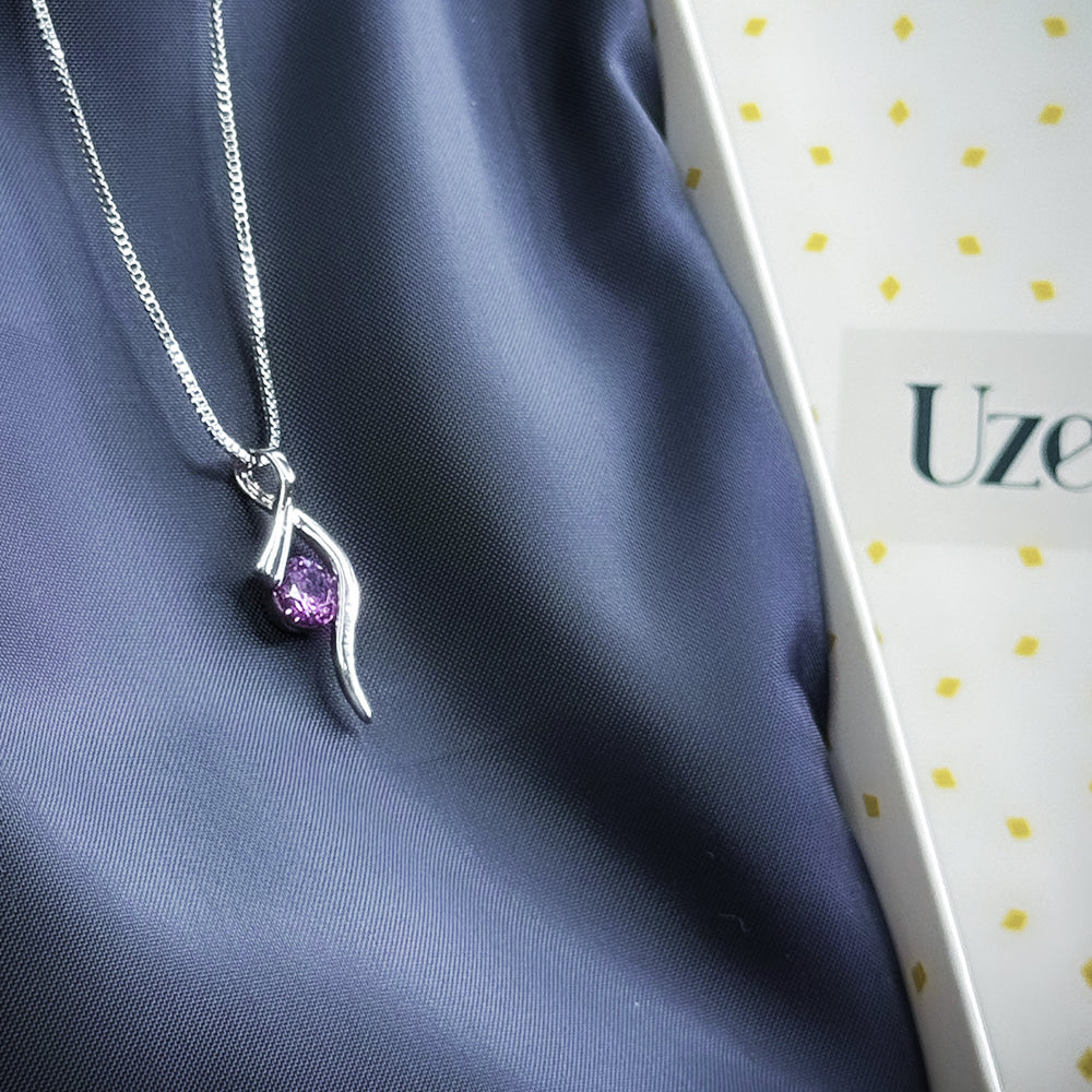 Wavelle | Curve Pendant Necklace | Uzenia
